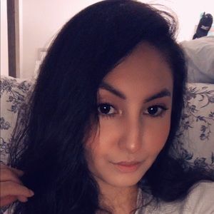 Meet your Posher, Elvia